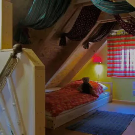 Koras Dachkammer 아파트 *