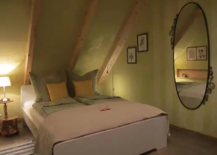 Koras Dachkammer Apartment *