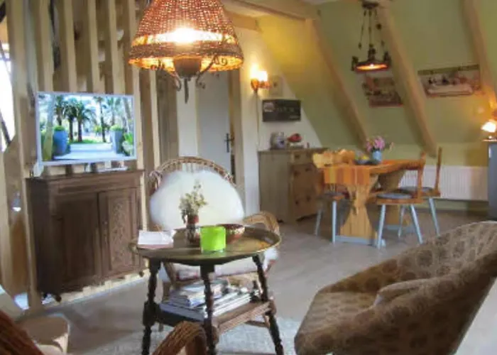 Koras Dachkammer Apartment *